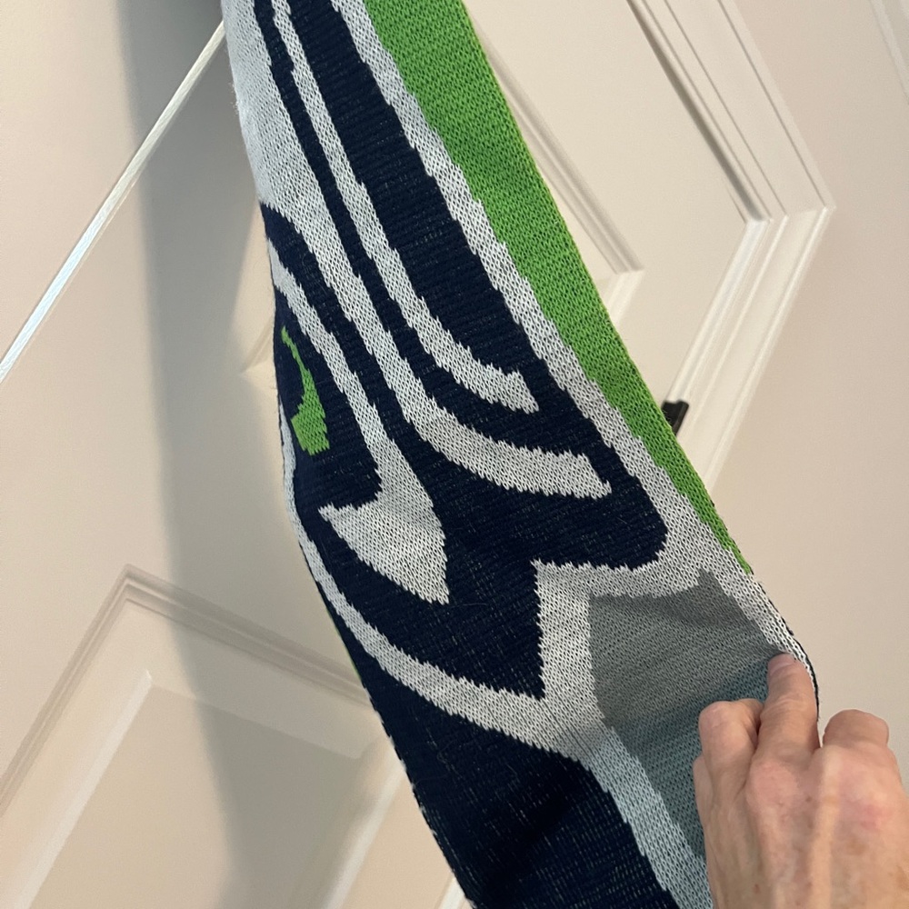 Seattle Seahawks NFL official scarf and beanie - Picture 4 of 7